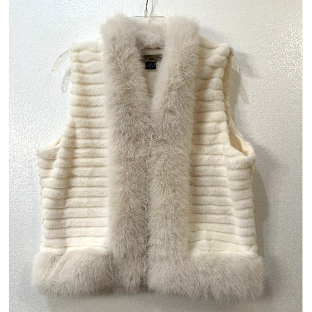 Women's Kaleidoscope Ivory Soft Faux Fur Zip Vest with Pockets‎ One Size
